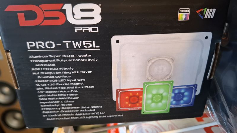 DS18 PRO-TW5L Horndiskant m/RGB-lys, 125 RMS, 4 Ohm. Pris per stk