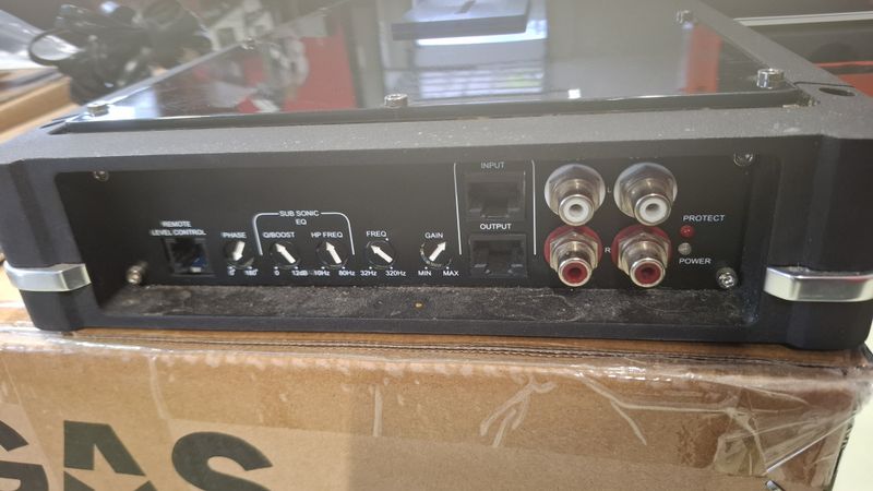 Brukt! Harman/Kardon CA1500M. Kvalitet mono forsterker. 1x360/600/900wRMS++, 1500wMAX. 1ohm stabil.  